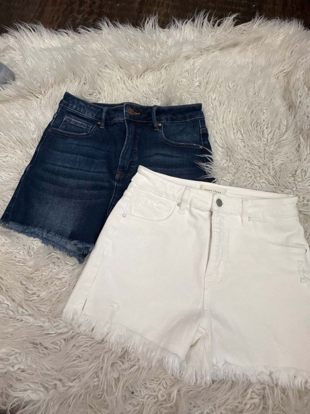 Risen Shorts Medium Bundle High-Rise Raw Hem Dark Wash and White